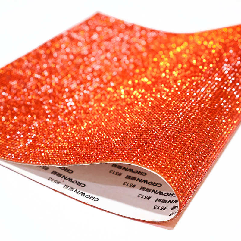 Los fabricantes venden al por mayor agua de vidrio, pegatinas de diamantes, adhesivos, taladros en caliente, piezas de diamantes decorativas para automóviles autoadhesivas, accesorios de joyería de bricolaje, taladros