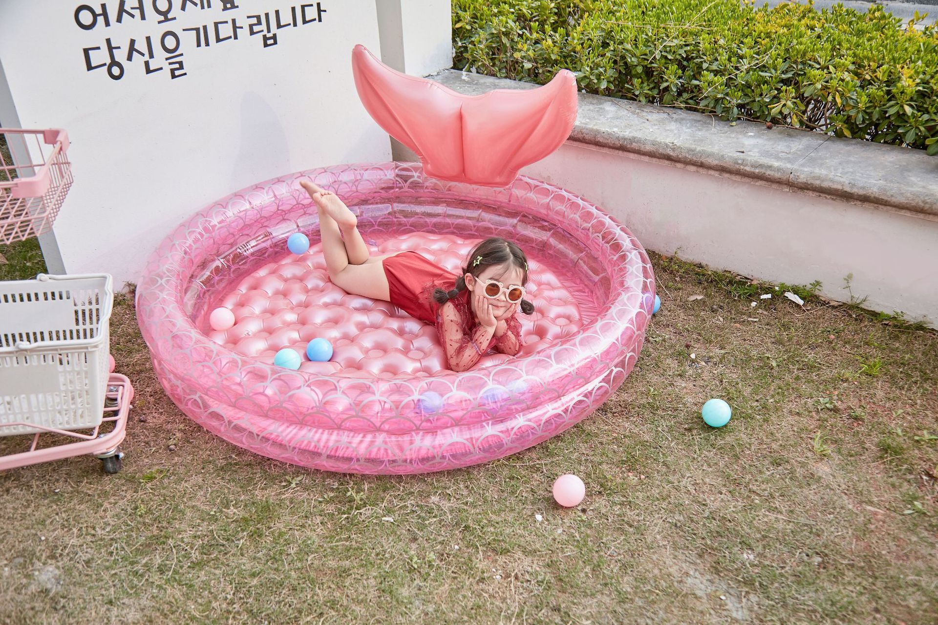 Thickened Inflatable Mermaid Swimming Seat display picture 13