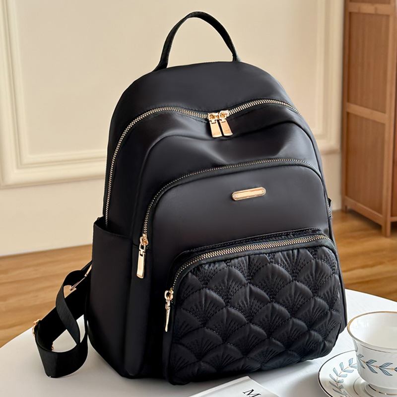 Spot al por mayor 2023 nueva mochila de nailon para mujer coreana, mochila de viaje al aire libre de gran capacidad de moda