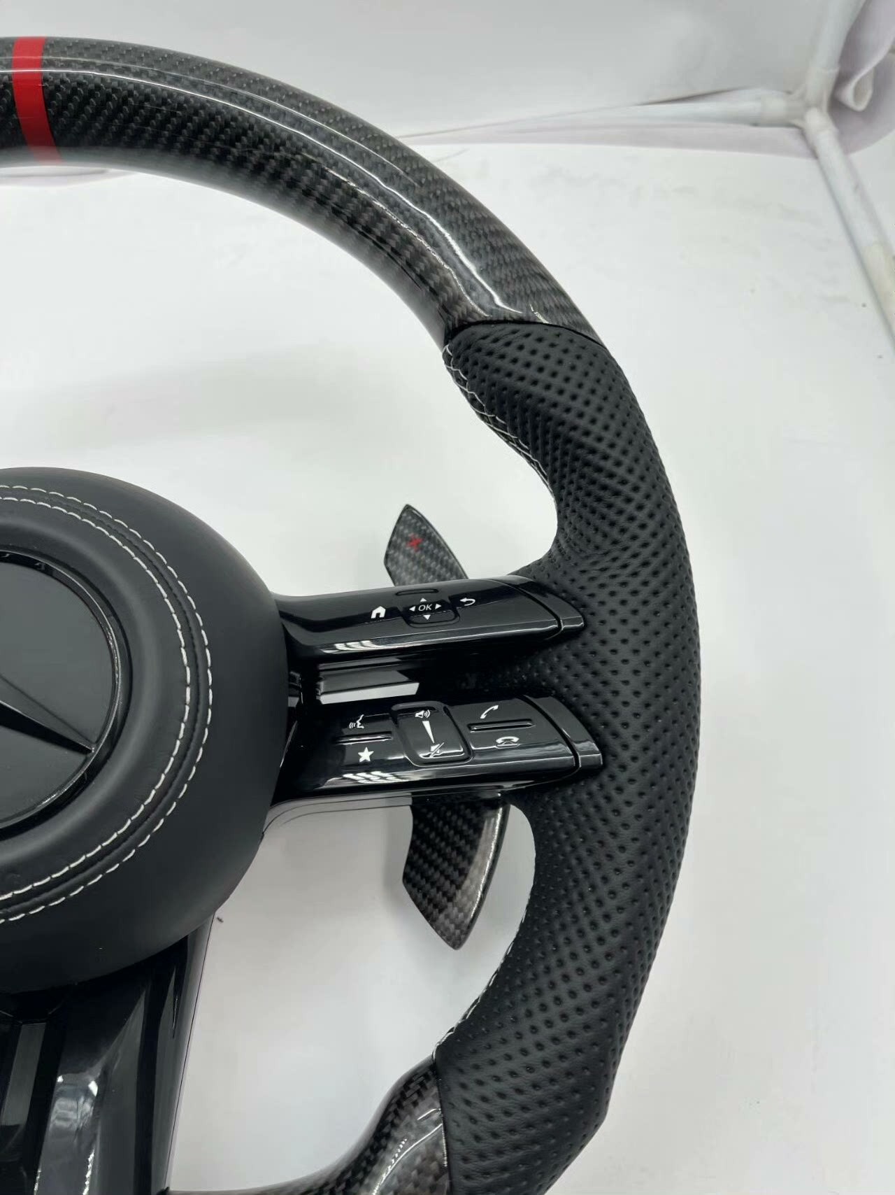 Mercedes-Benz W204 W205 modified dragonfly steering wheel, AMG-style carbon fiber and genuine leather options, available for cross-border supply