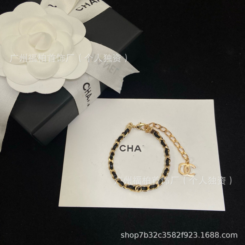Chanel 26P Spring/Summer New Black and Gold Leather Double C Bracelet Sweet Cool Fashion Retro Vintage Second-Hand Bracelet Chanel 26P Spring/Summer New Black and Gold Leather Double C Bracelet Sweet Cool Fashion Retro Vintage Second-Hand Bracelet