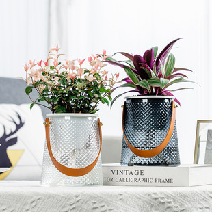 �p������Ƥ��²�����ƿˮ���r�����������Ԅ���ˮ�������ϔ[��