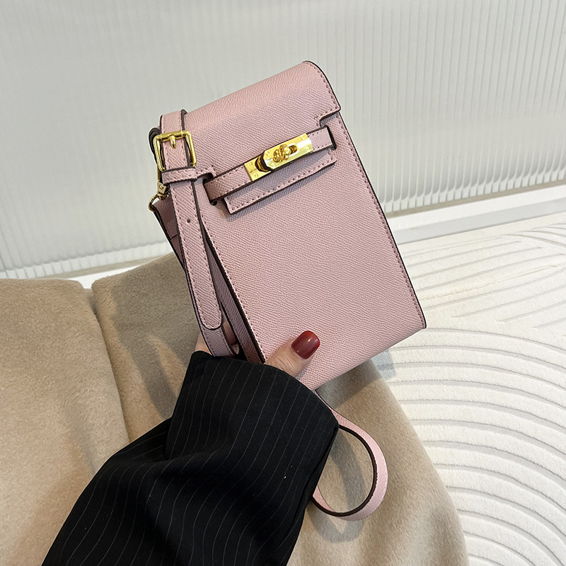 Bolsa pequeña texturizada para mujeres 2023 primavera y verano nueva moda retro bolsa de mensajero todo partido hombro teléfono móvil pequeña bolsa cuadrada