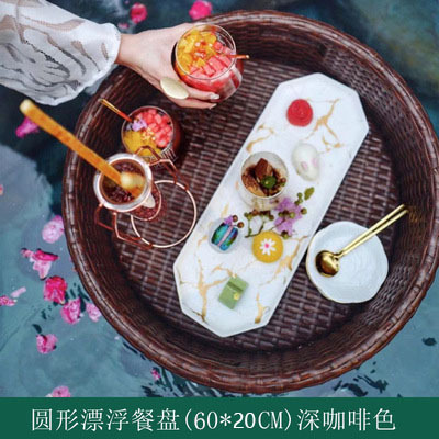 Piscina plato de frutas ratán flotante redonda bandeja de aguas termales Bali Vietnam desayuno cesta B & B Villa