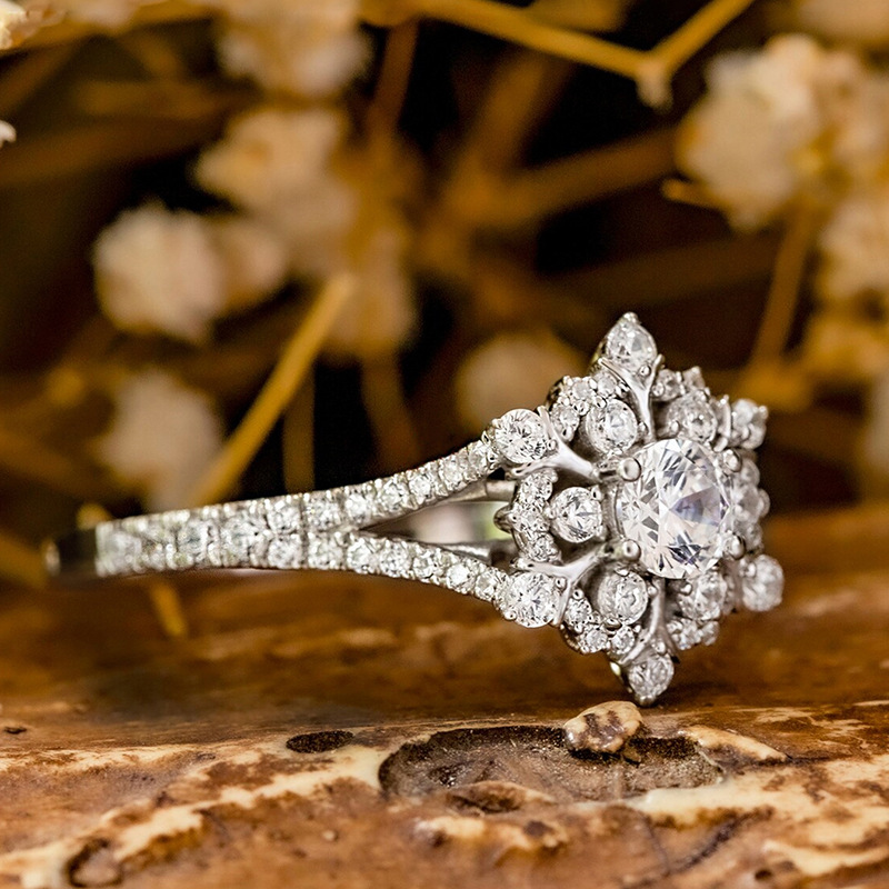 Snowflake Inlaid Ring Silver Plated Elegant Wedding Band Gift_voghion.com