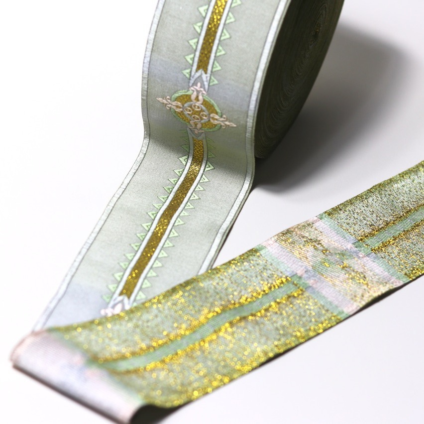 7.2cm de ancho de alta precisión hilo de oro jacquard banda ligera de lujo ropa nacional tabla bandera cortina tabla bandera cama empalme