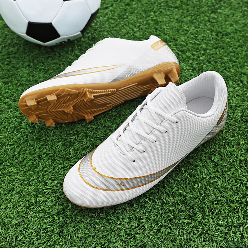 Baochuan nuevo anti-deslizante clavos zapatos de fútbol para niños zapatos de entrenamiento deportivo profesional de hombre zapatos deportivos juveniles bajos