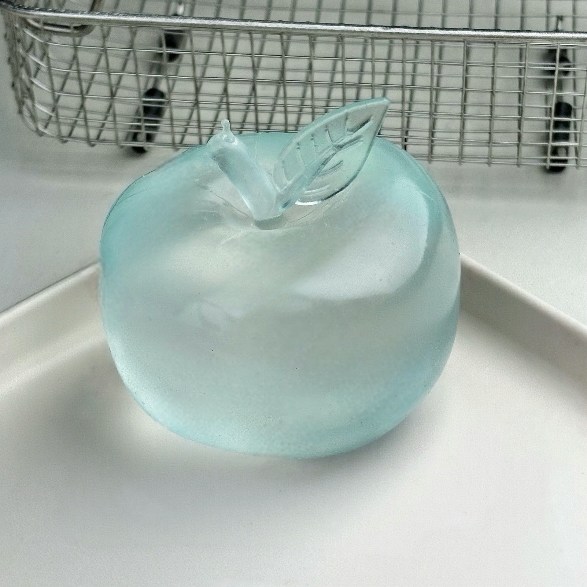 Vaseline blue apple [not maltose]