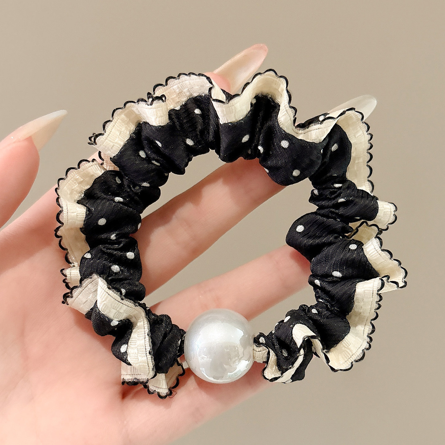 3# Coletero negro con encaje de lunares blancos y perlas, de aproximadamente 7 cm.