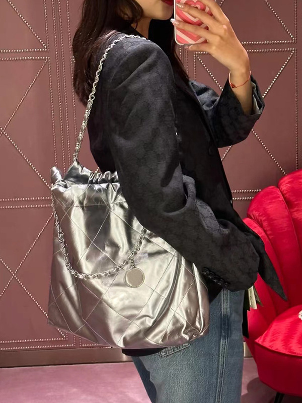 Clearance Silver Chain Washable Garbage Bag Bag Shoulder Handbag Large Capacity Women's Bag 2023 New Clearance Silver Chain Washable Garbage Bag Bag Shoulder Handbag Large Capacity Women's Bag 2023 New