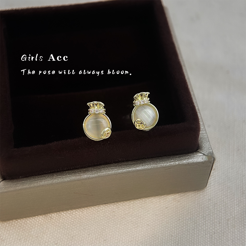 耳语1-恢复的_0007_耳语场景新水印 拷贝 8.jpg