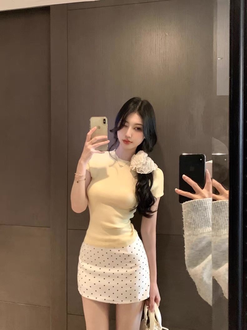 Short-Sleeve T-Shirt for Women, Summer Korean Version, Versatile Sweet Spicy Girl, Solid Color, Slim Fit, Pure Desire, Round Neck Top, Trendy on Instagram