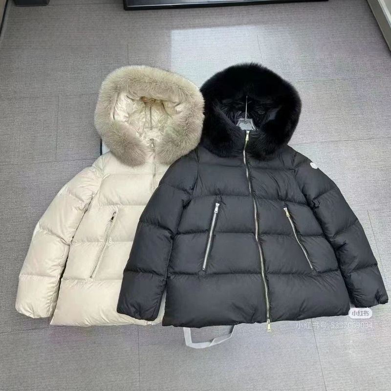 Women's short down jacket with a large faux fur collar, hood, horizontal stripes, golden zipper pockets, loose fit, and thickened lining for winter