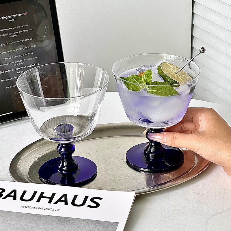 Retro de alto nivel azul tazas de vidrio de pie alto para el nicho de tazas de cócteles especiales tazas de champán tazas de bebidas frías