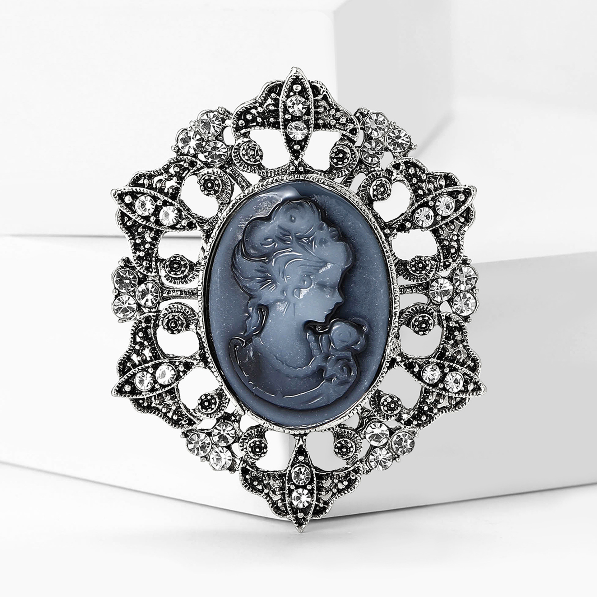 Banquet, Daily Occasion Alloy Material Vintage Style Classic Style Pin Human Alloy Women's Brooches