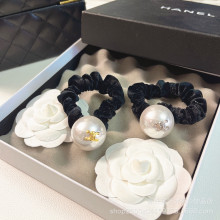 黑色大肠丝绒发圈女网红新款设计感凯旋门头饰发绳新款大珍珠头绳