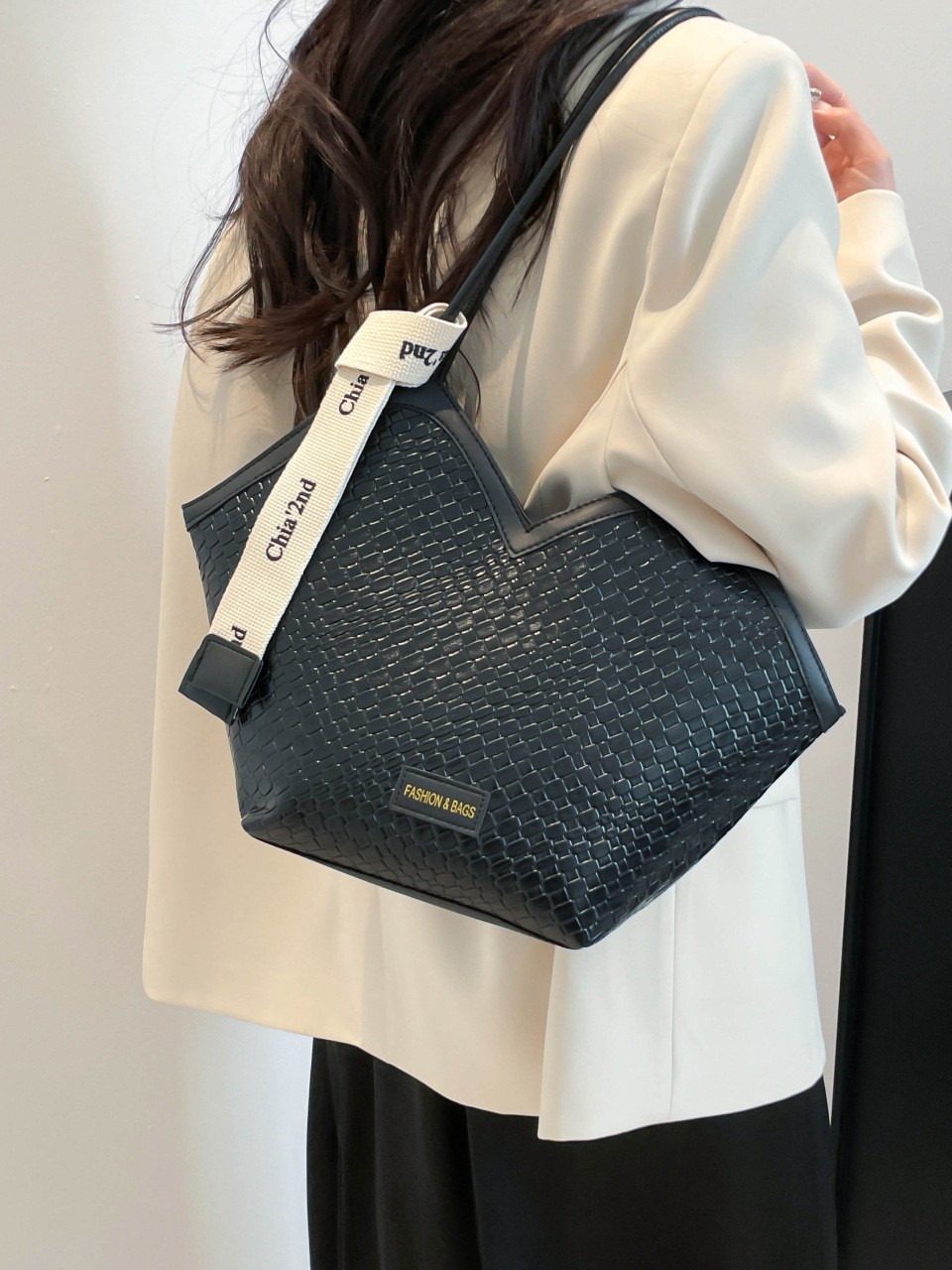 Fábrica de gran capacidad retrógrado bolso de mano de mujer nuevo tejido de alta calidad bolso de hombro bolso de brazo de viaje universal