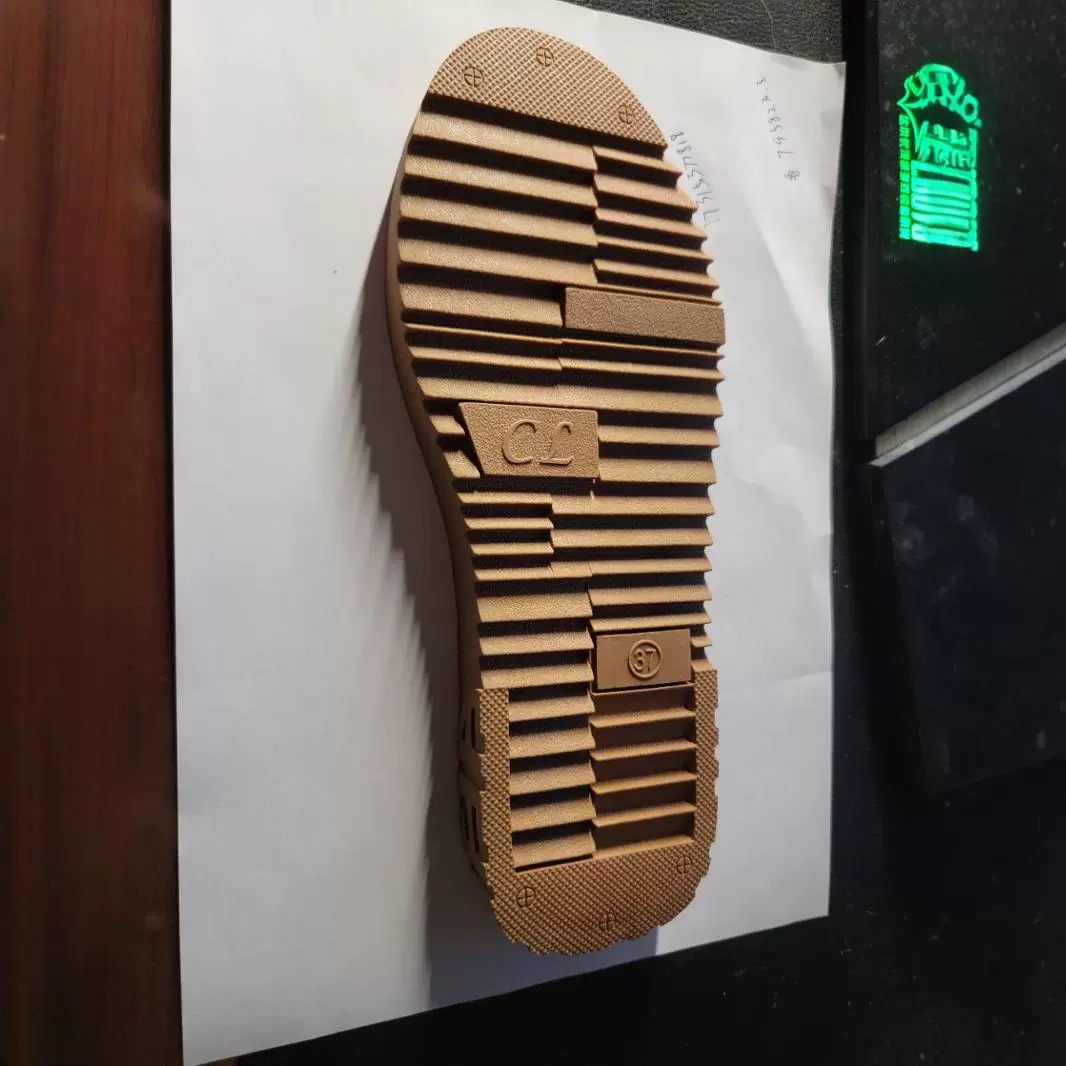 Маленькие 54 новые морозостойкие и теплые зимние ботинки.