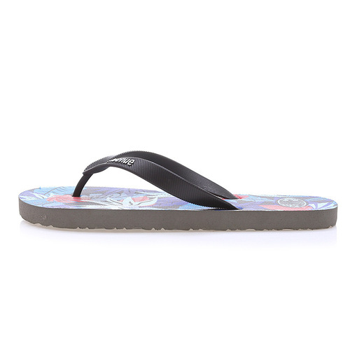 Summer trendy flip-flops for men, casual and stylish anti-slip sandals with a Korean-style, personalized design—perfect for students and beach outings.