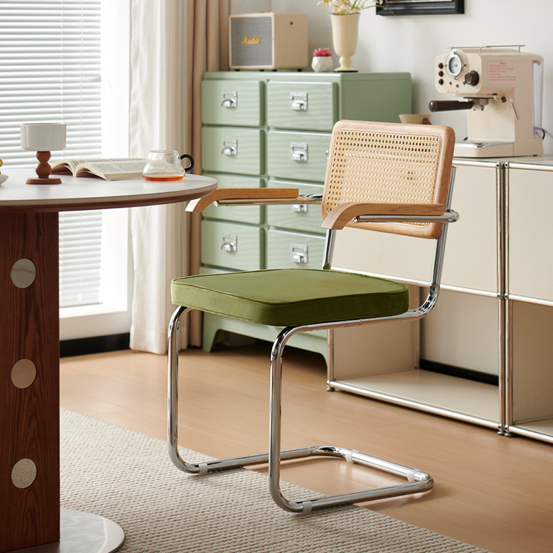 藤编椅北欧设计师餐椅网红咖啡厅中古椅休闲i绒布坐垫椅家用餐椅