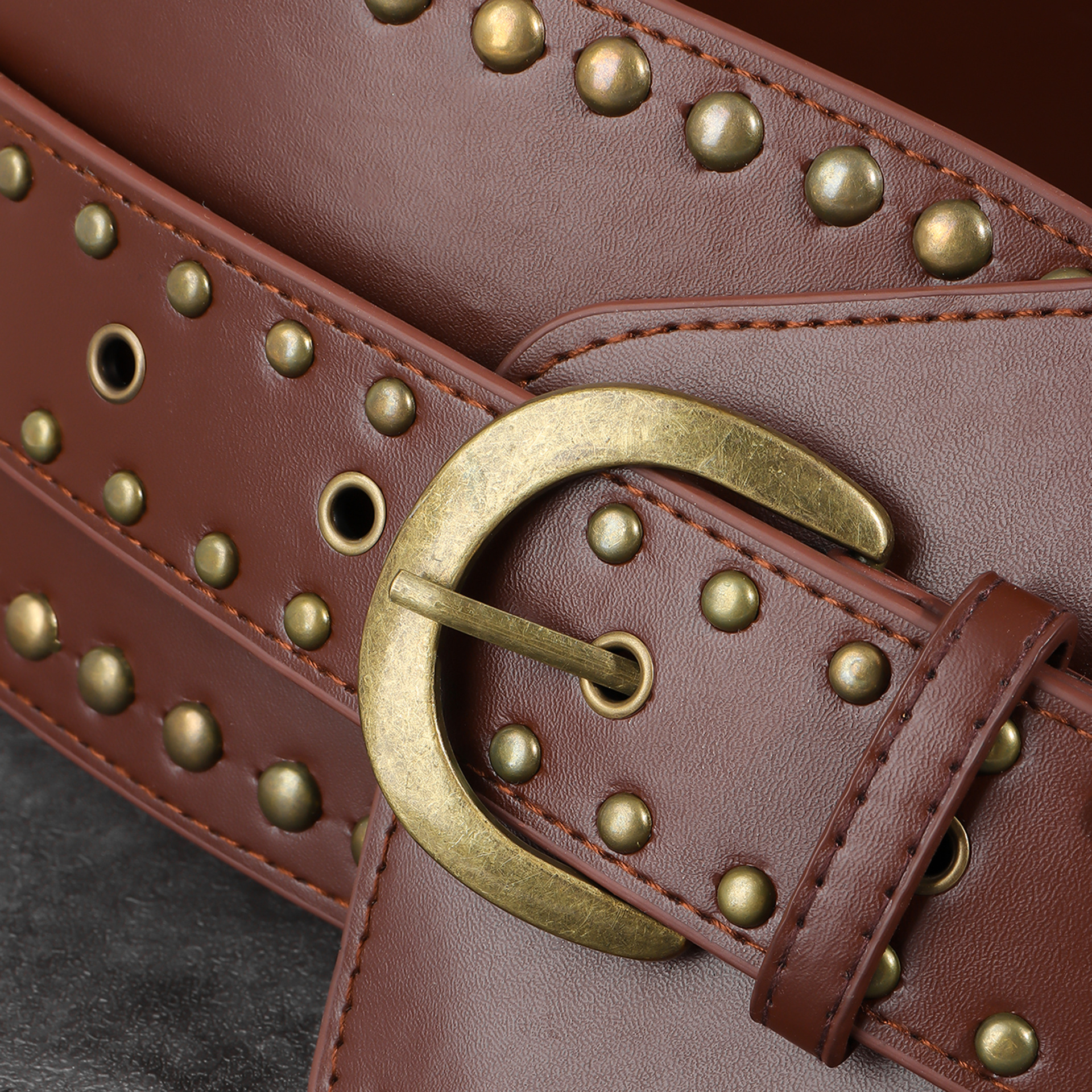 Nuova cintura transfrontaliera, coprivita Spicy Girl con rivetti punk decorativo gonna tendenza industria pesante occidentale abbinata a fibbia ad ago per cintura accattivante_voghion.com