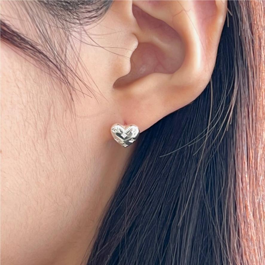3g Weight 925 Sterling Silver Ear Needle Material Ear Studs Classification 1 Pair Quantity Holiday, Daily Occasion 925 Sterling Silver Material Heart Shape Pattern Women's Gender Plating Design Simple Style, Classic Style Style 1 Pair 925 Sterling Silver Heart Shape Ear Studs 5