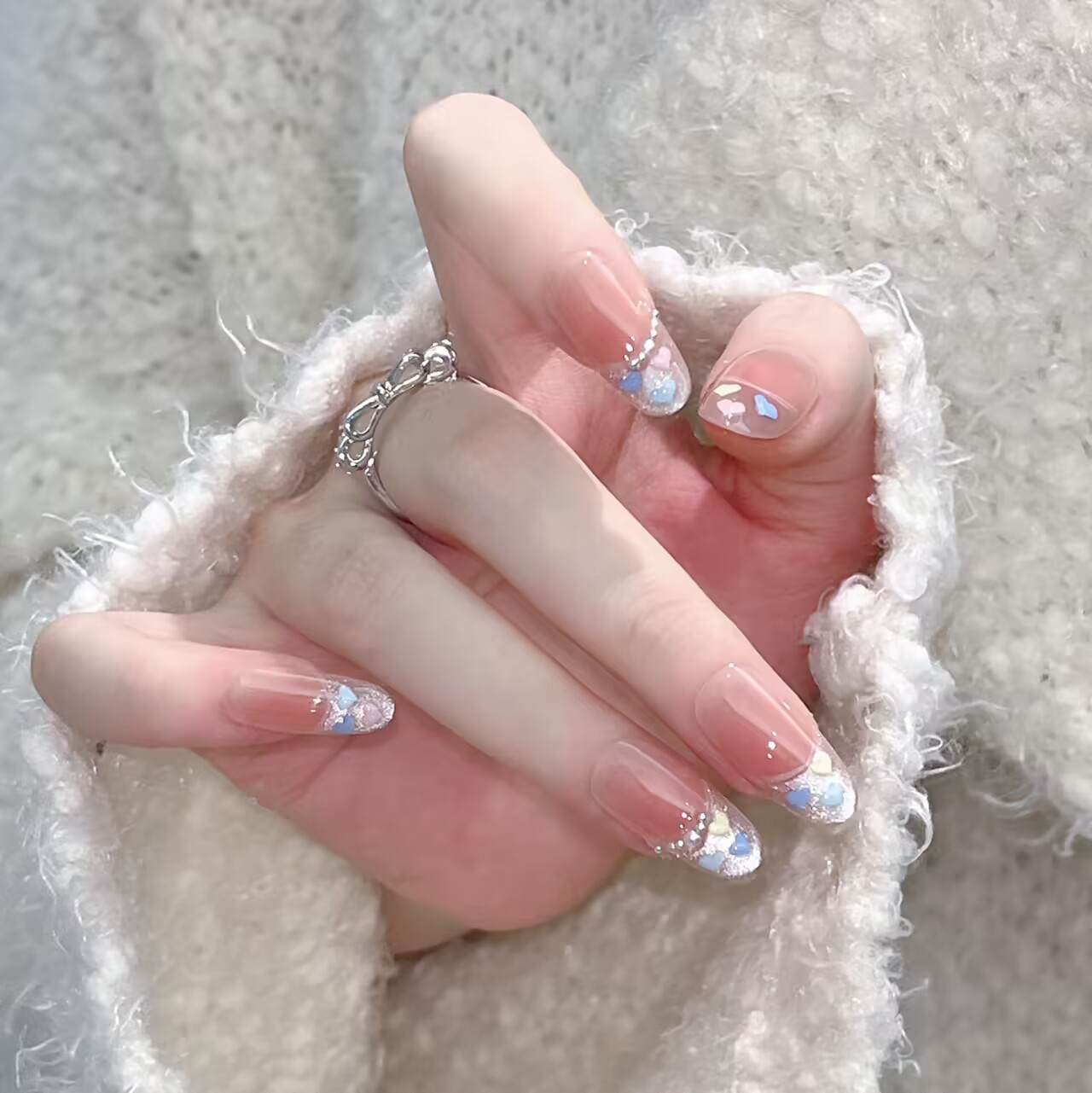 El producto terminado de la pieza de uñas de arte de uñas de uso ovalado medio muestra una armadura prefabricada hecha a mano desmontable, armadura de ojos de gato francés, deseo puro