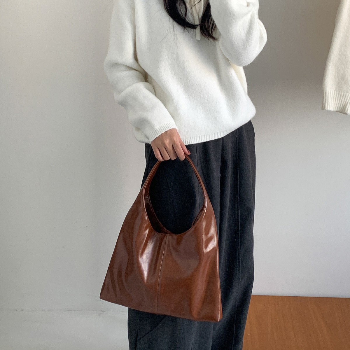 Korean Style 2026 Early Spring New Women's Vintage Soft Leather Hobo Bag Large Capacity Commuter Shoulder Underarm Handbag - Thumbnail 4