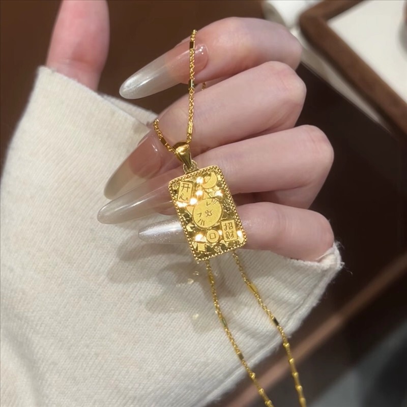 The Same Style as the One in the Gold Store, the Flashing Ice-Crushed Fortune Cat Square Pendant Necklace Is a High-End, Exquisite, Fashionable, and Versatile Accessory for Women