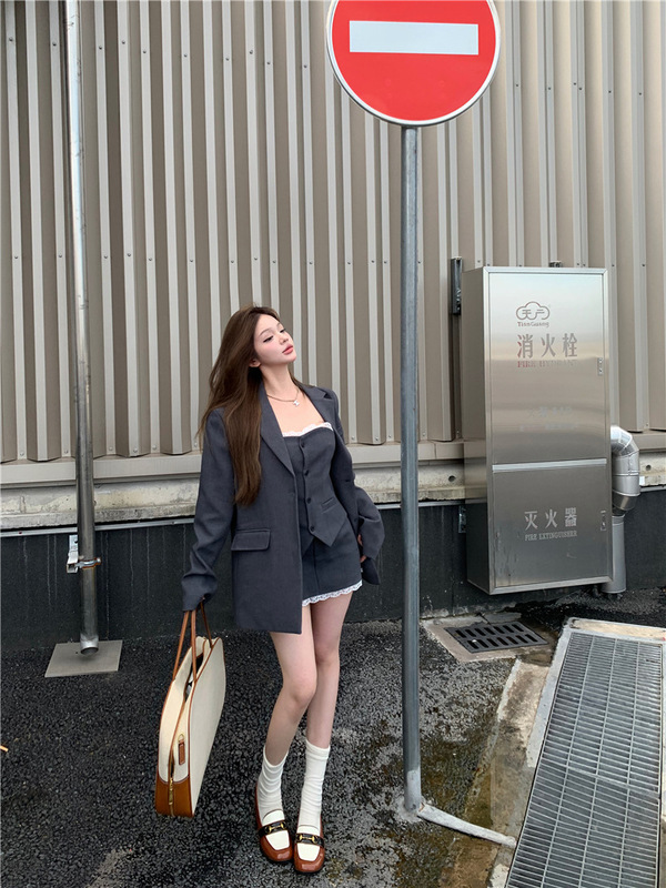 昕可达 '西西里少女'灰色条纹蕾丝边吊带背心裙裤套装|undefined