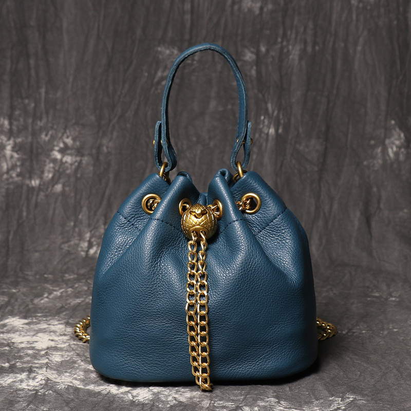 New Handmade Top Layer Cowhide Cosmetic Bag Fashion Casual All-match Leather Bucket Bag high quality Soft Leather Chain Bag