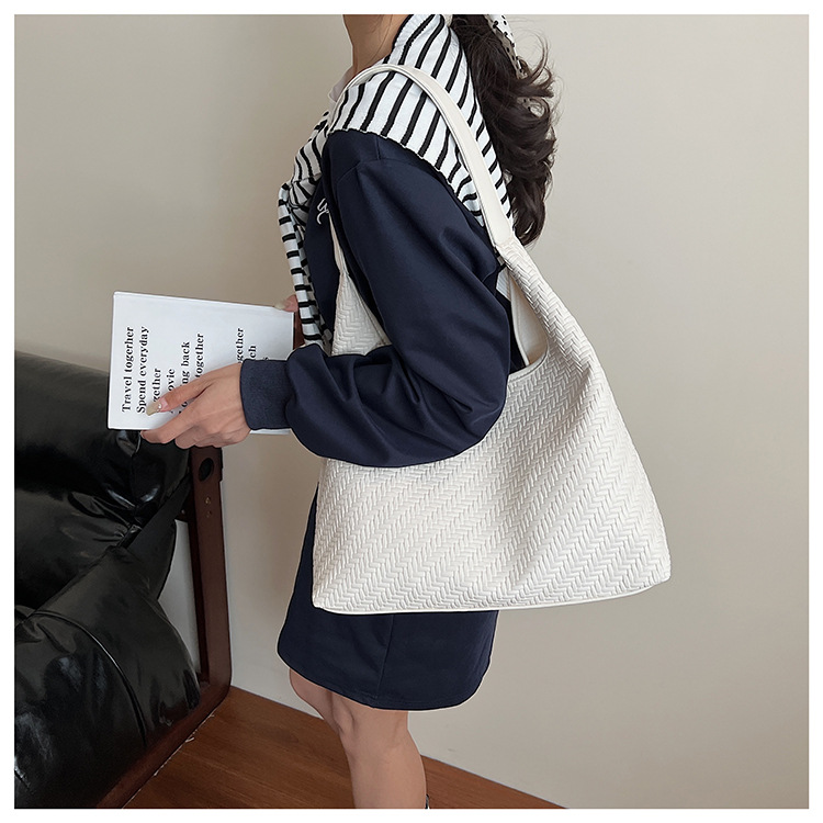 Casual design, stylish, large-capacity single-shoulder 2025, fashionable and trendy woven commuting, simple and retro tote underarm bag undefined