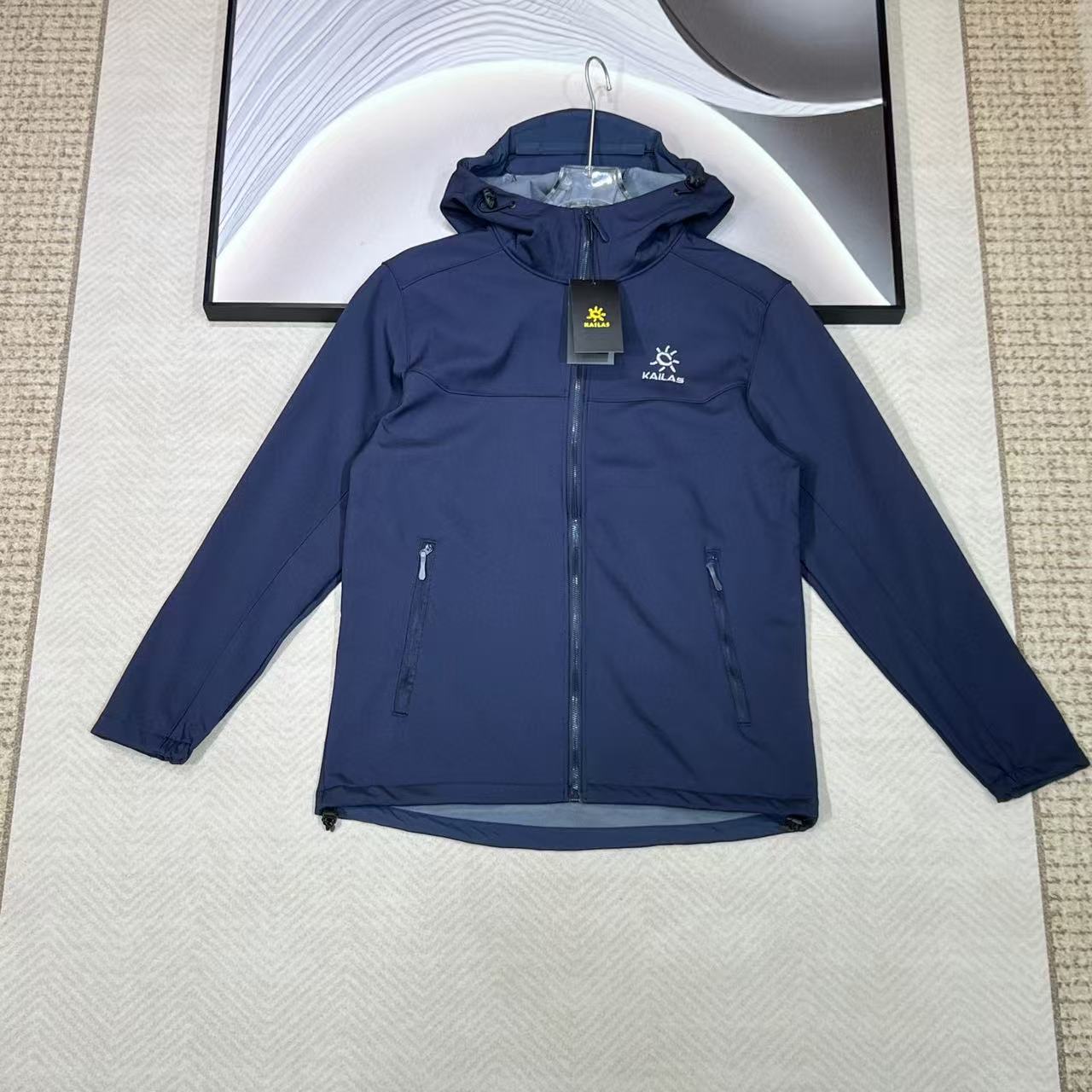 Veste softshell à capuche brodée kaila pour couple extérieur_voghion.com