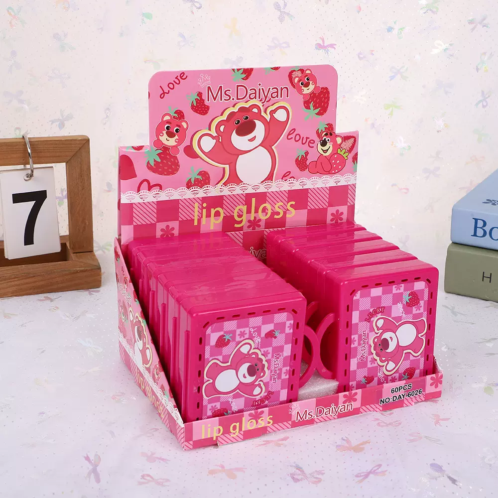 热卖款跨境唇釉滋润易上色护唇唇彩保湿润唇唇油草莓熊口红