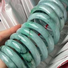 翡翠项饰;翡翠手饰;天然珍珠项饰