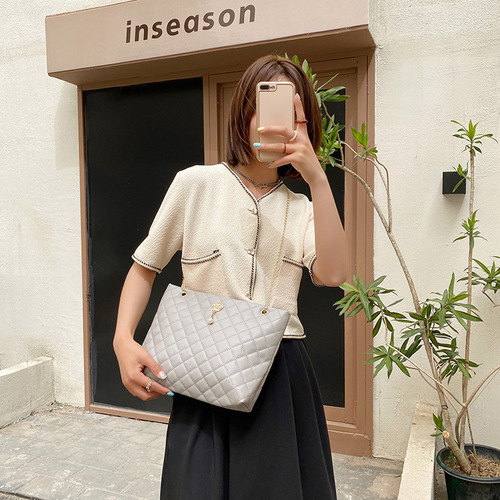 Large capacity chain bag for women  niche high quality mommy bag shopping bag embroidered handheld tote bag