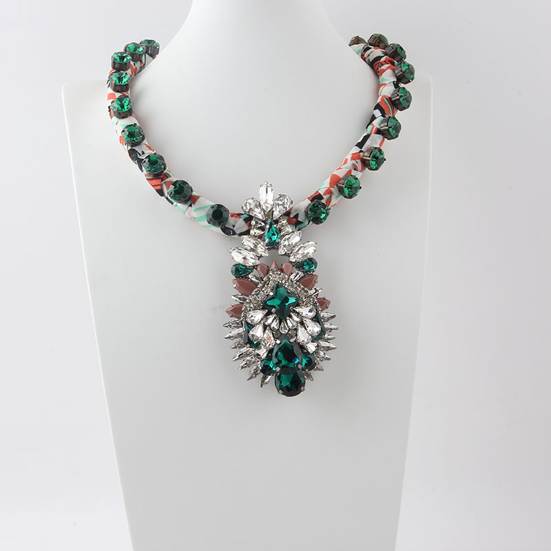 Collier Tissé À La Main Avec Diamants Exagérés New Baroque Dames display picture 1