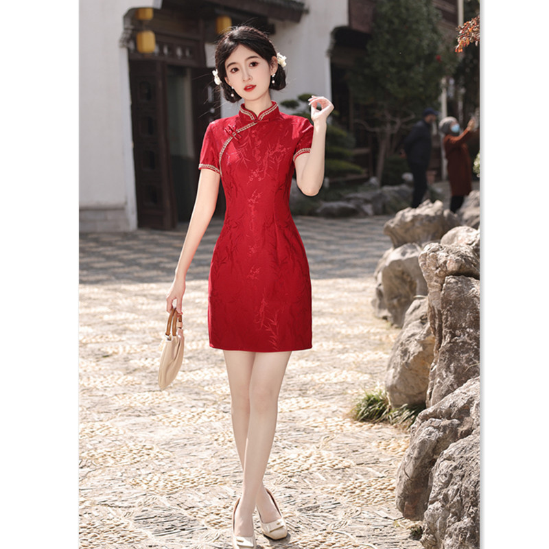 艾旗繡紅色提花短款少女旗袍2024夏季新款時尚改良年輕款日常旗袍