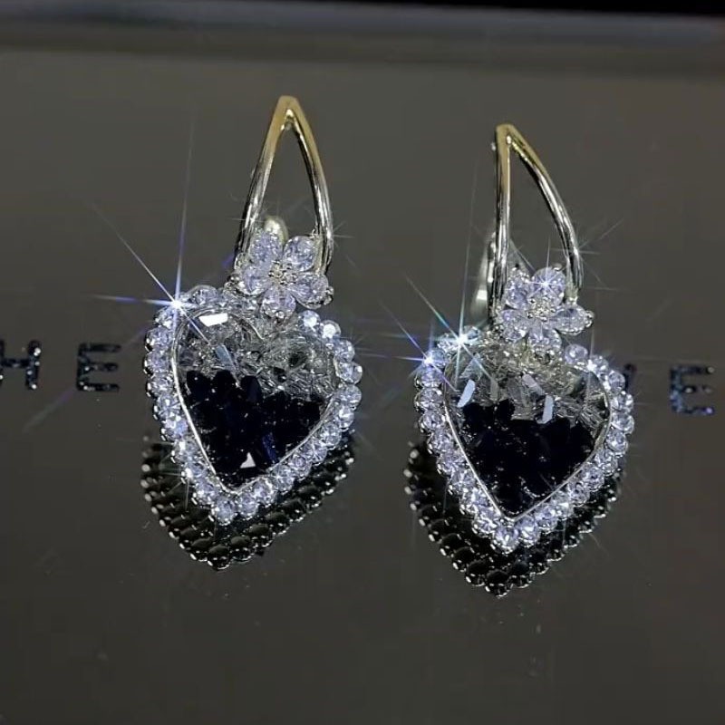 1 Pair Shiny Heart Shape Plating Inlay Alloy Artificial Crystal Earrings display picture 4