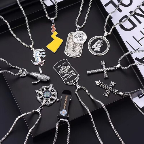 Necklace high street men's hip-hop necklace trendy ins light luxury titanium steel T-shirt necklace pendant high-end personality trendy European and American style