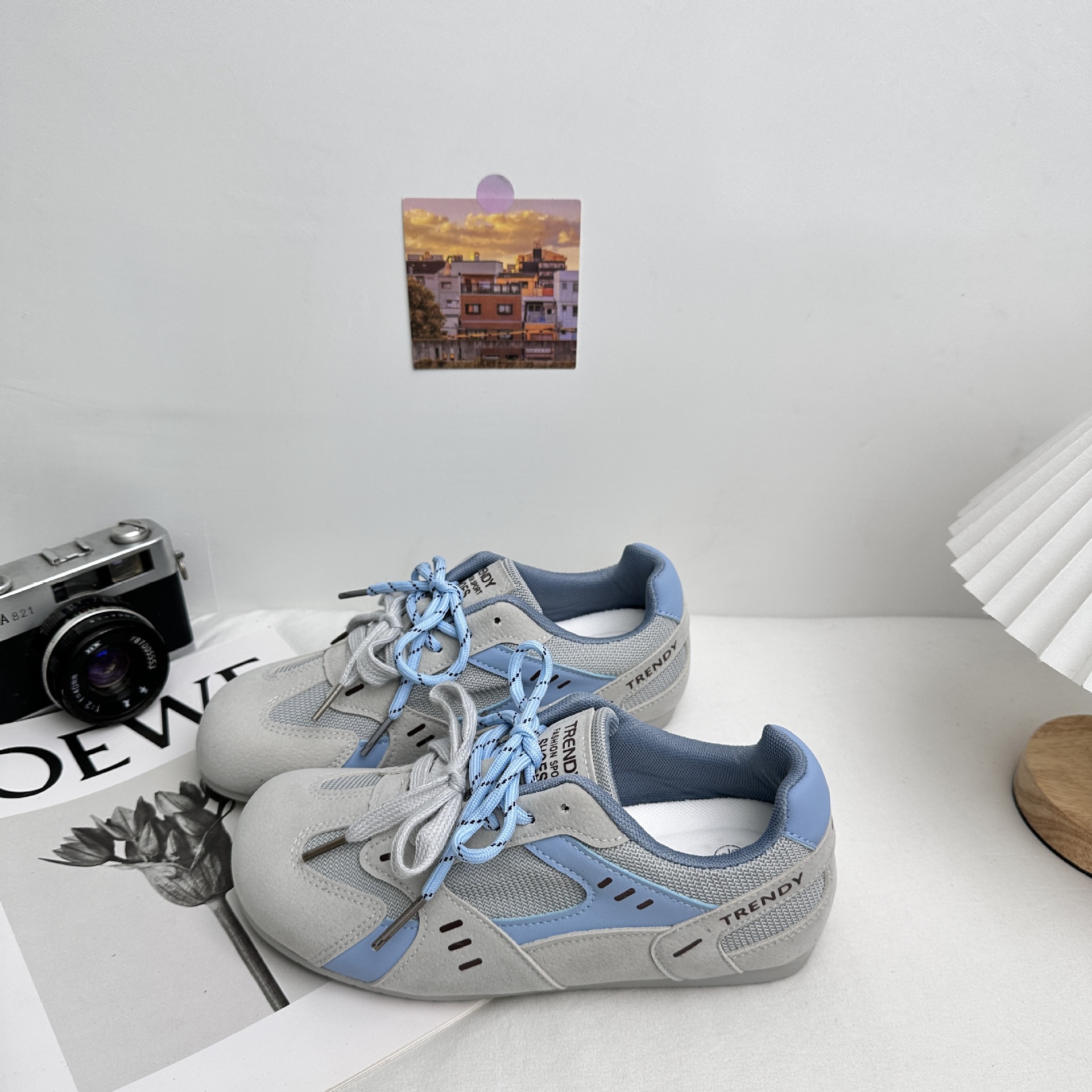 A9891 plantilla de látex/zapatos feos y lindos zapatos de deporte estilo Hong Kong zapatos de mujer 2025 nuevos zapatos de entrenamiento alemán casuales de nicho de estilo caliente de primavera