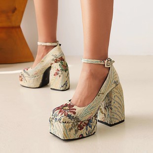 ���Q��a34-48��ɫ�W���羳�\�ڳ��߸�һ�ֿ۴ָ���ˮ̨ŮЬ��Ь