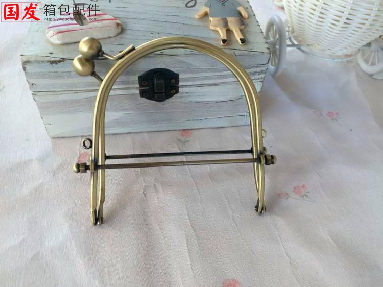 15.5cm de alambre de hierro bolso de mano mano oro al por mayor clásico portátil de cuatro colores bolso con bisagras opcional