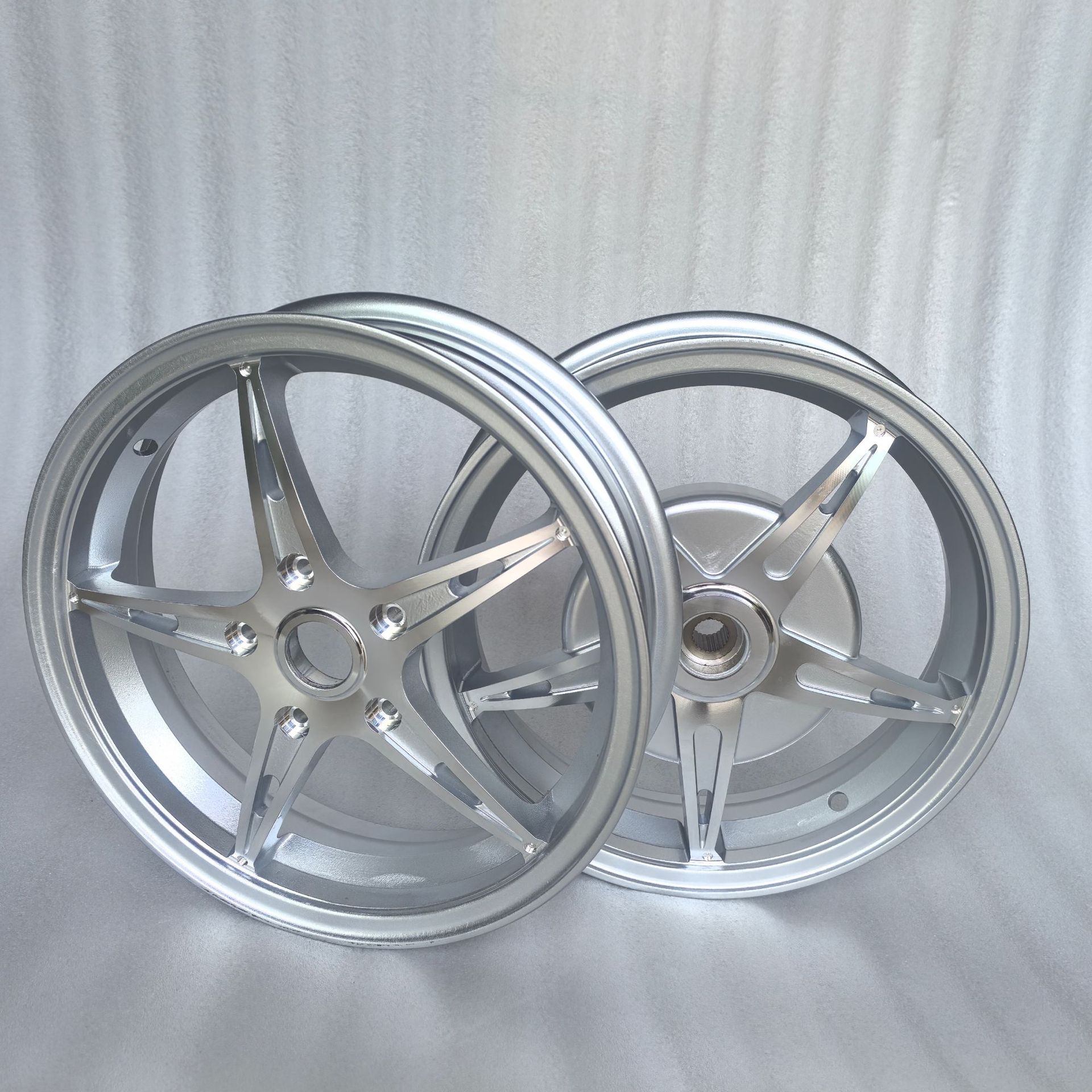 Factory wholesale suitable for vespa150cc/300cc aluminum alloy wheel hub Piaggio spring breeze sprint modified wheel hub