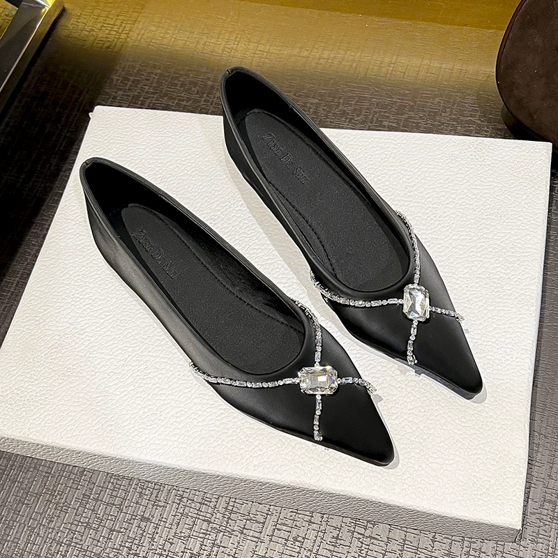 2025 новый маленький ароматный ветер дикий французский остроконечный страз мелкий рот женские одиночные туфли увеличены большие размеры женской обуви 41-43