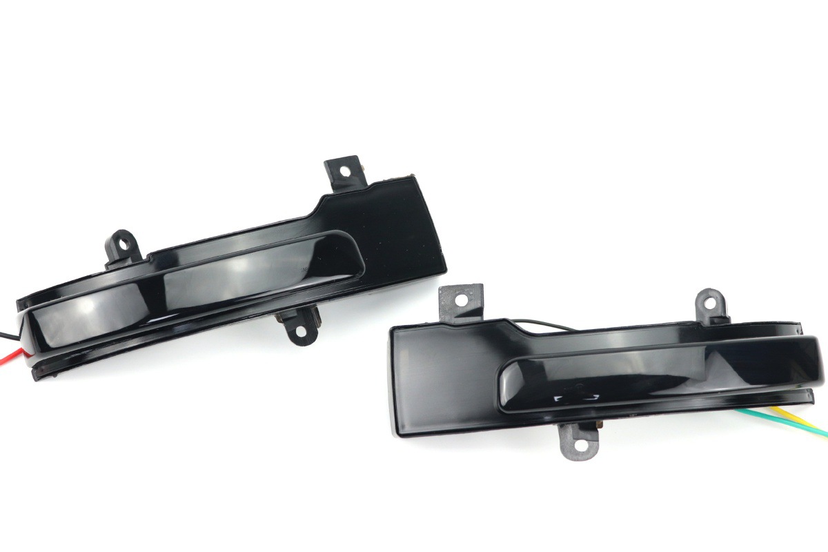 Suitable for Mitsubishi Lancer Outlander 2013-2020 Turn Indicator Rearview Mirror Dynamic Flowing Water Turn Signal