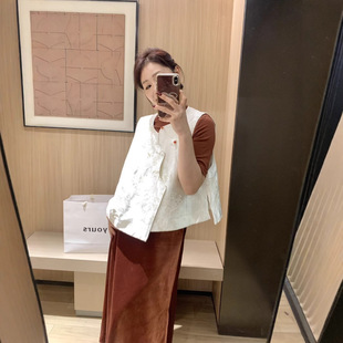 [Wang Yike] 24 Winter Italian Style White New Chinese Embroidered Buckle Vest Loose All-match Fashion Vest