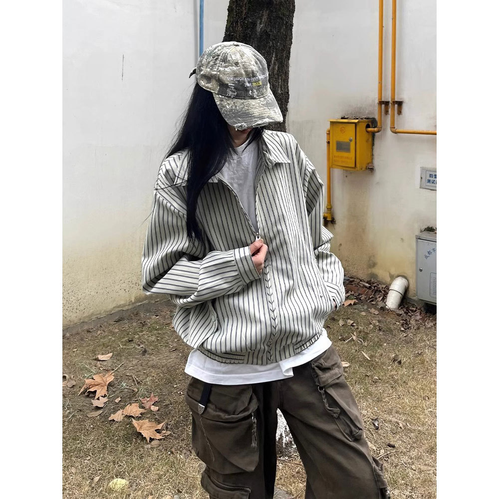 Autumn shirt with zipper