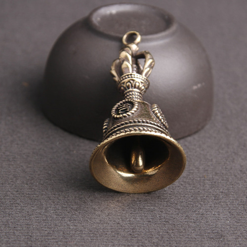 Retro brass Tibetan hand-cranked Vajra bell keychain pendant auspicious wishful copper bell wind chime small copper wholesale