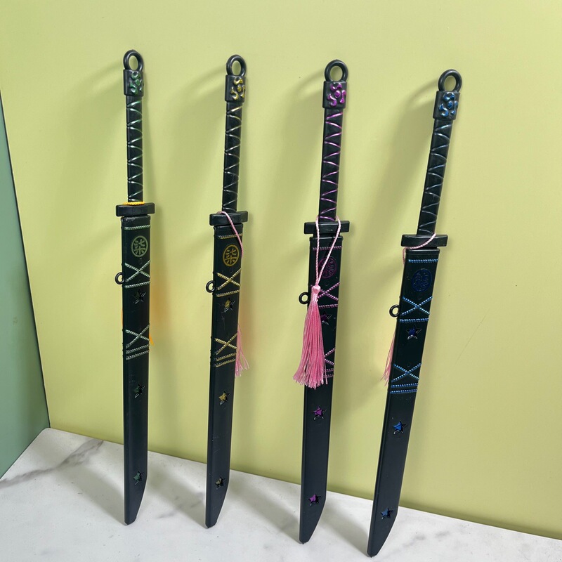 8個セット アサシン ウー・リュージ プラスチック武器フィギュア 周辺魔刀 千刃兵士武器モデル スナックバー ホットセール|undefined